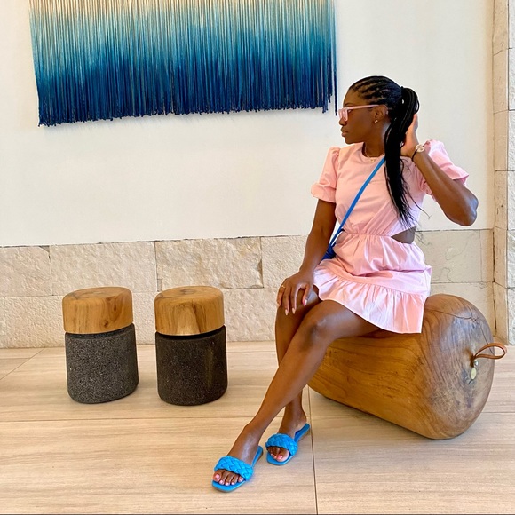 WAYF Short Sleeve Cut Out Short Dress - Picture 2 of 3